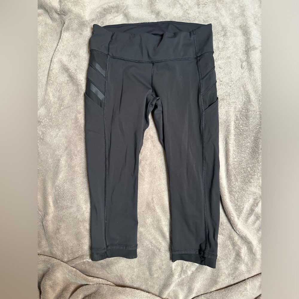38. Lululemon crop legging s 8